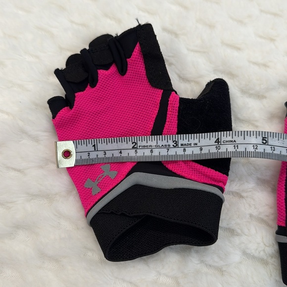Under Armour Training Gloves-Authentic-EUC - Picture 5 of 6